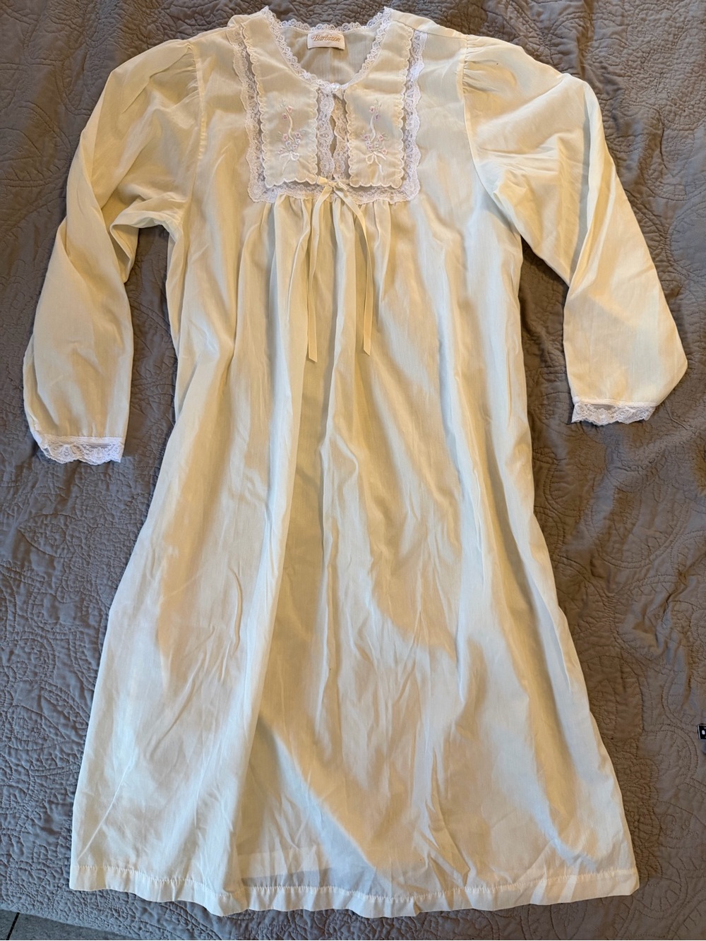 Vintage Barbizon Women's Cream Nightgown with Lace Trim- grannycore